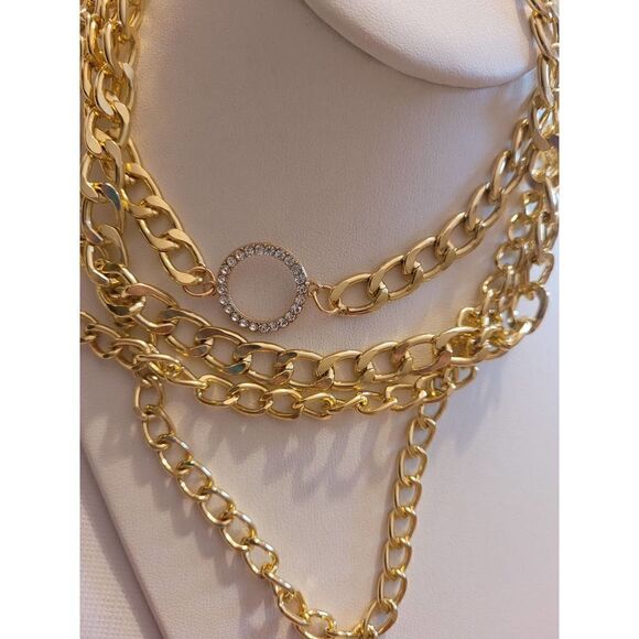 Thick gold tone multi-chain choker necklace faux diamond circle pendant - Picture 5 of 6
